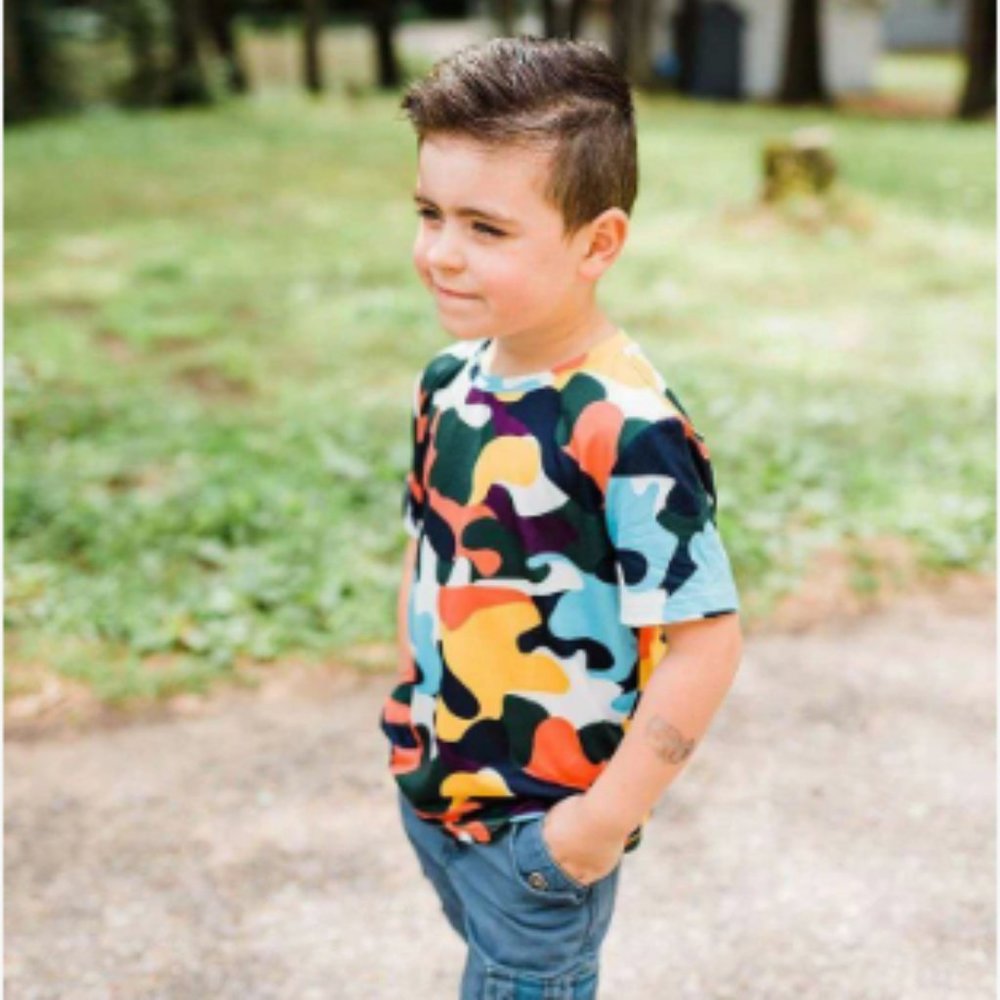 SHEIN Boys Short Sleeve Camo Top